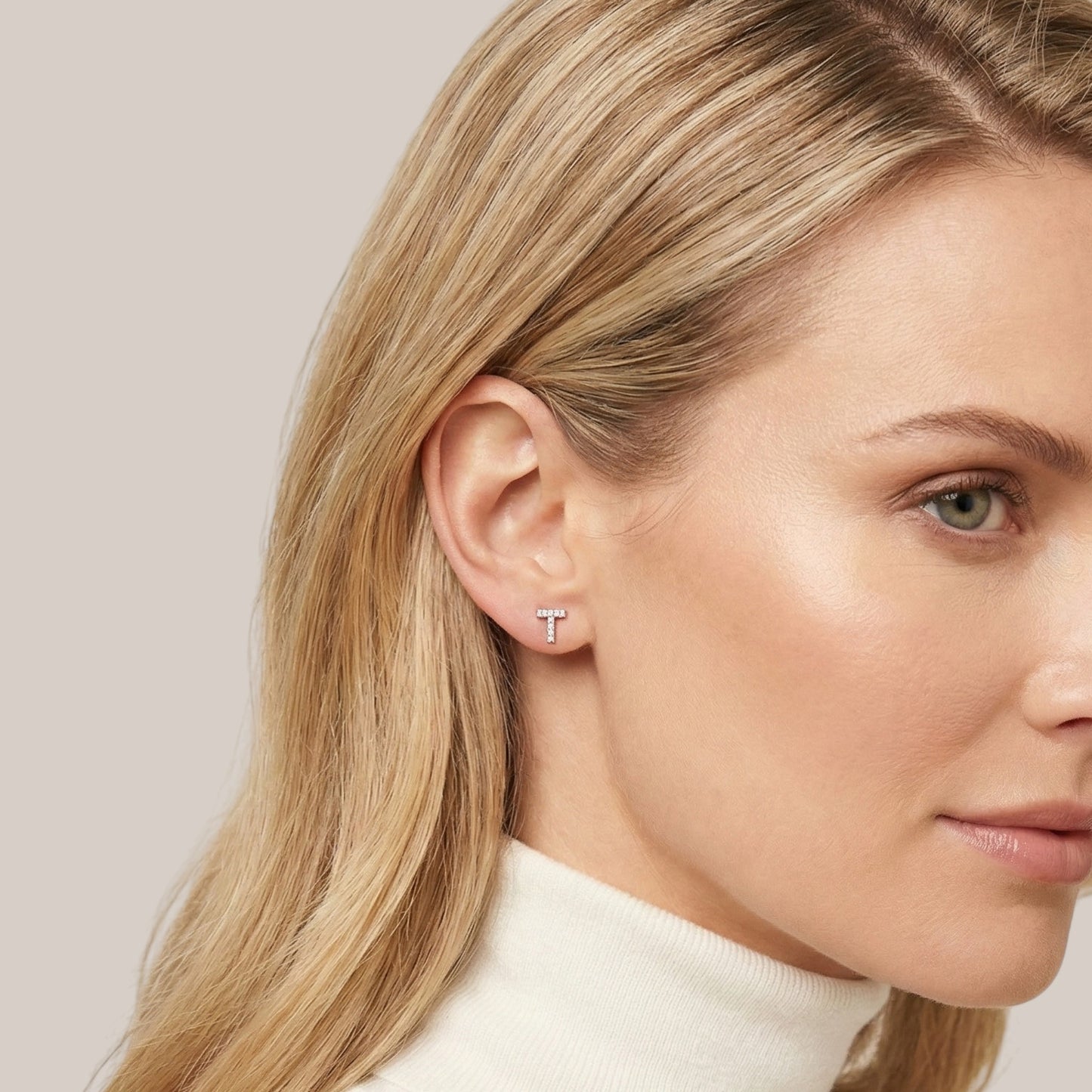 T "Initial" Diamond Stud in 18KT Gold